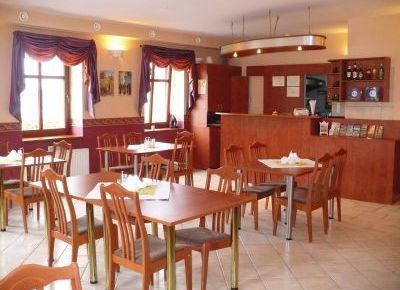 Restauracja i bar w Willi Akme w Stroniu Śląskim