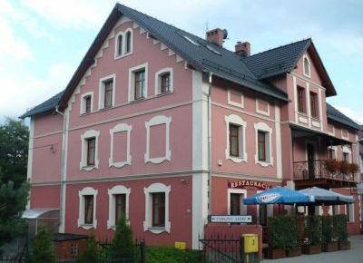 Willa Akme w Stroniu Śląskim z zewnątrz